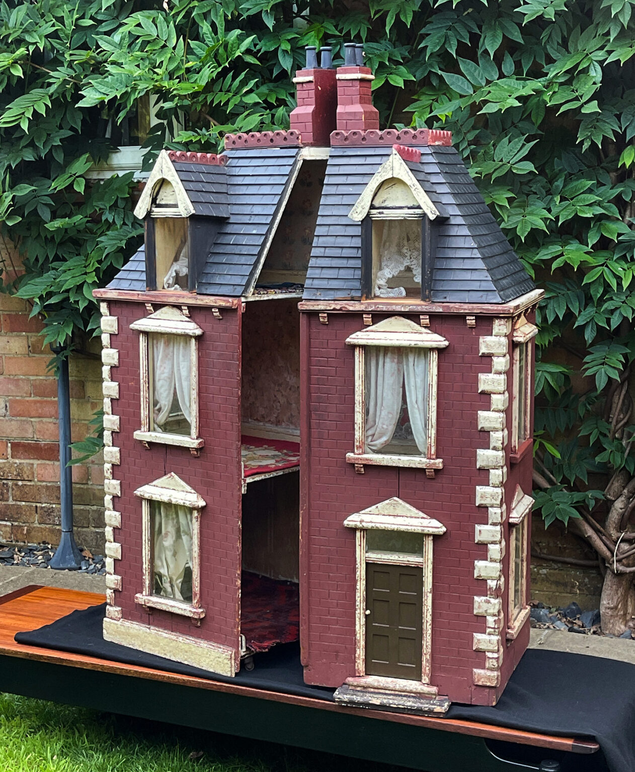 Large Antique Victorian Middle-Opening Dolls House c.1870 ...